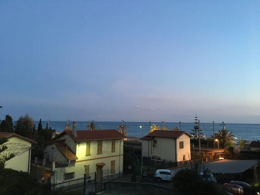 Appartamento Villa Rita A 100 M Dal Mare! Vallecrosia Bagian luar foto
