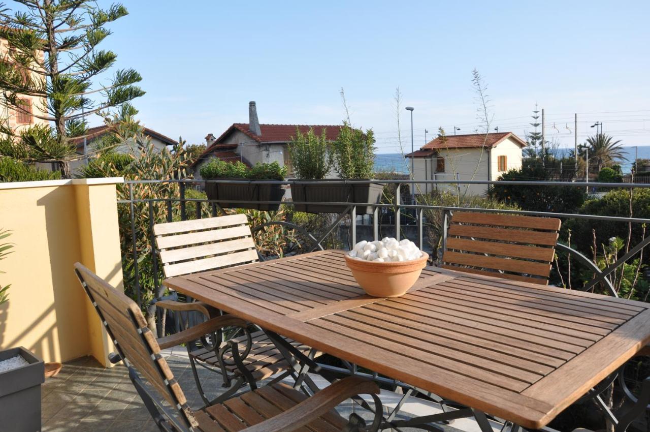 Appartamento Villa Rita A 100 M Dal Mare! Vallecrosia Bagian luar foto