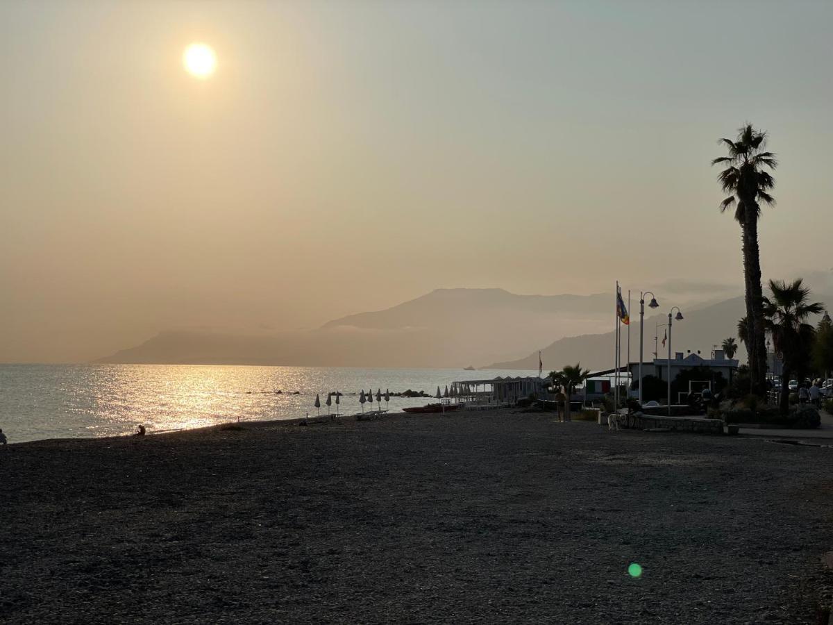 Appartamento Villa Rita A 100 M Dal Mare! Vallecrosia Bagian luar foto